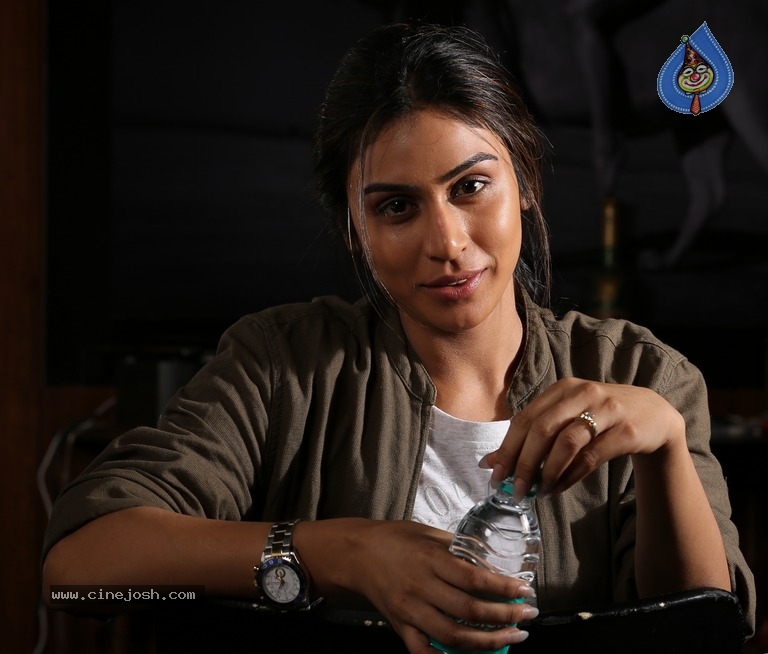 Myra Sareen Latest Images - 14 / 14 photos