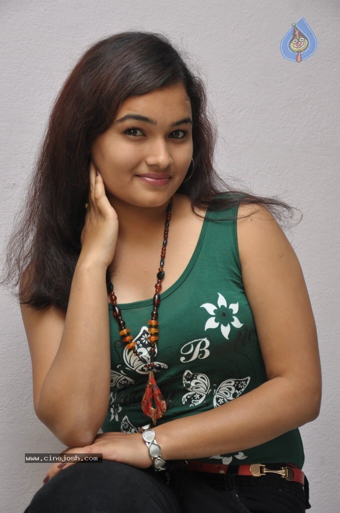 Mythili Stills - 14 / 40 photos