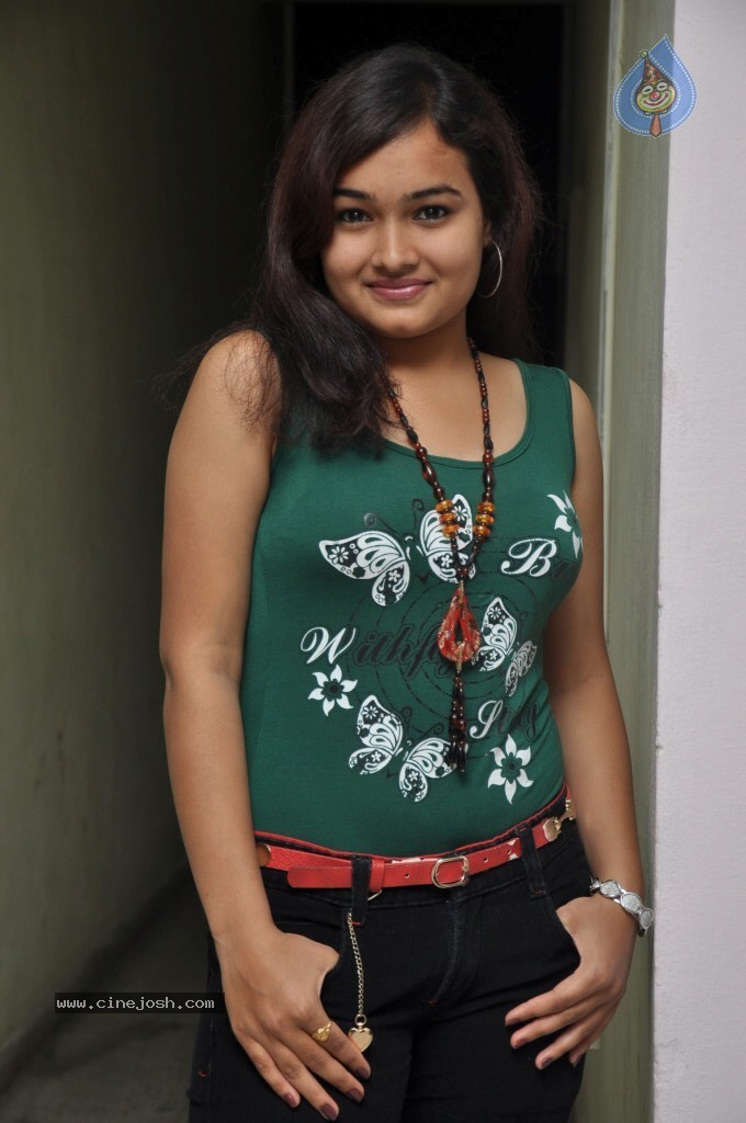 Mythili Stills - 16 / 40 photos