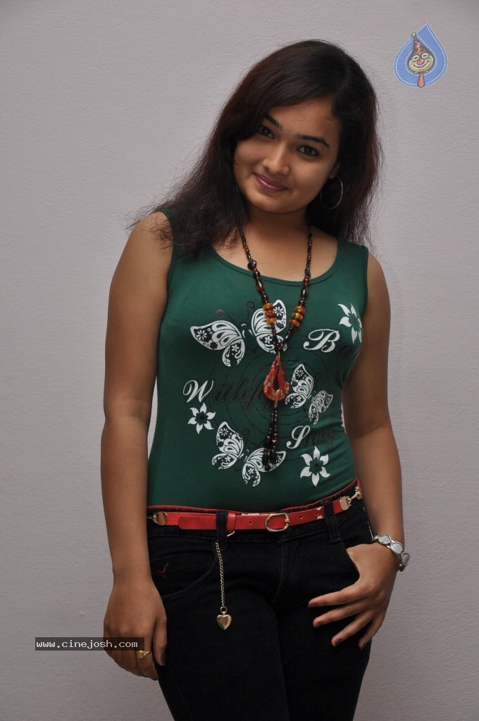 Mythili Stills - 29 / 40 photos