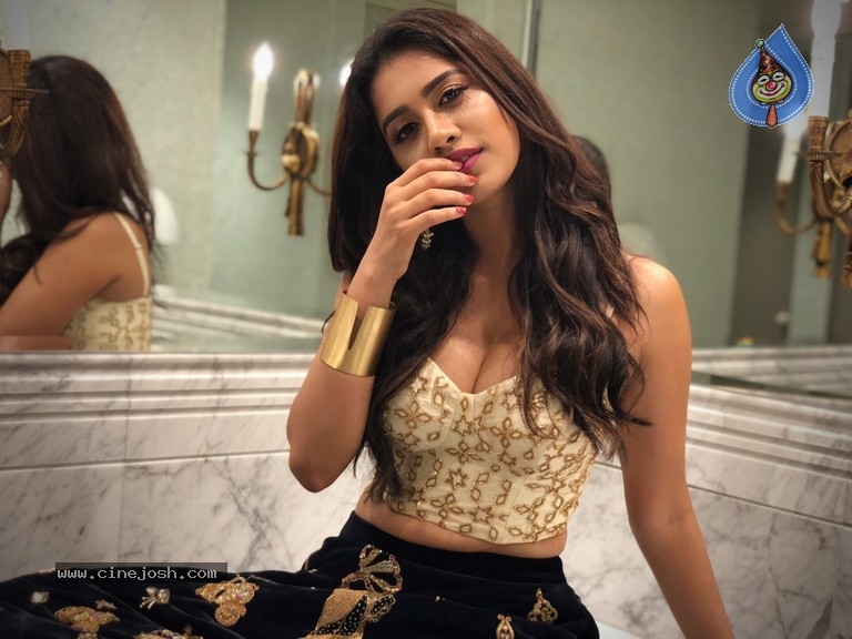 Nabha Natesh Pics From SIIMA Event 2018 - 1 / 7 photos