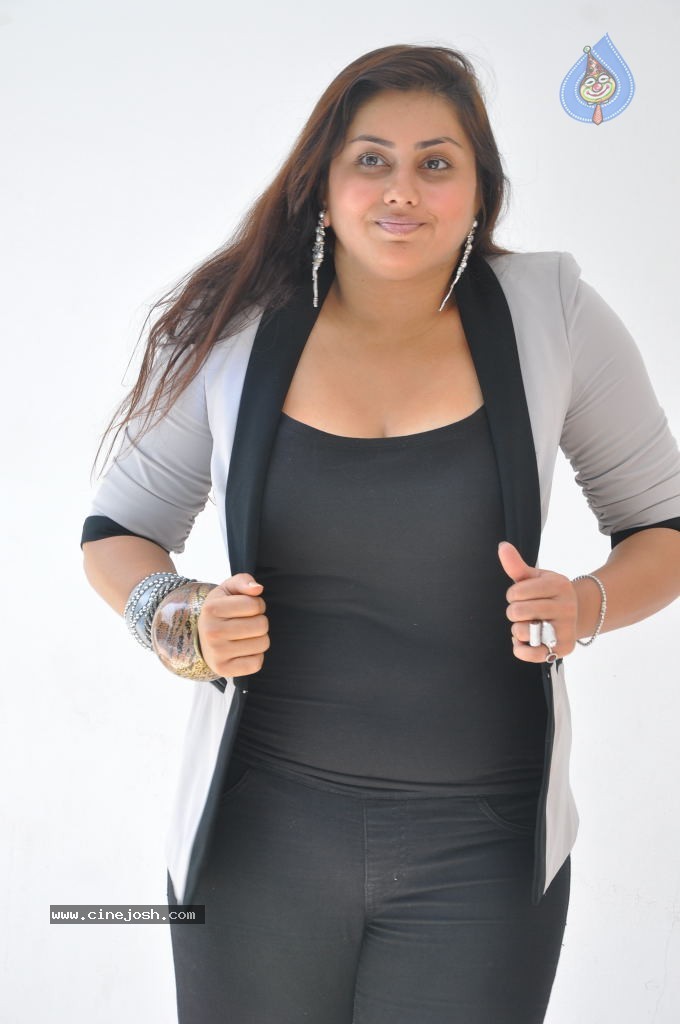 Namitha Hot Stills - 15 / 60 photos