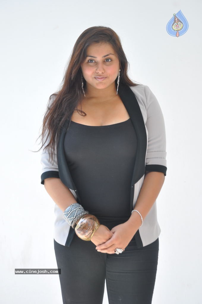 Namitha Hot Stills - 52 / 60 photos