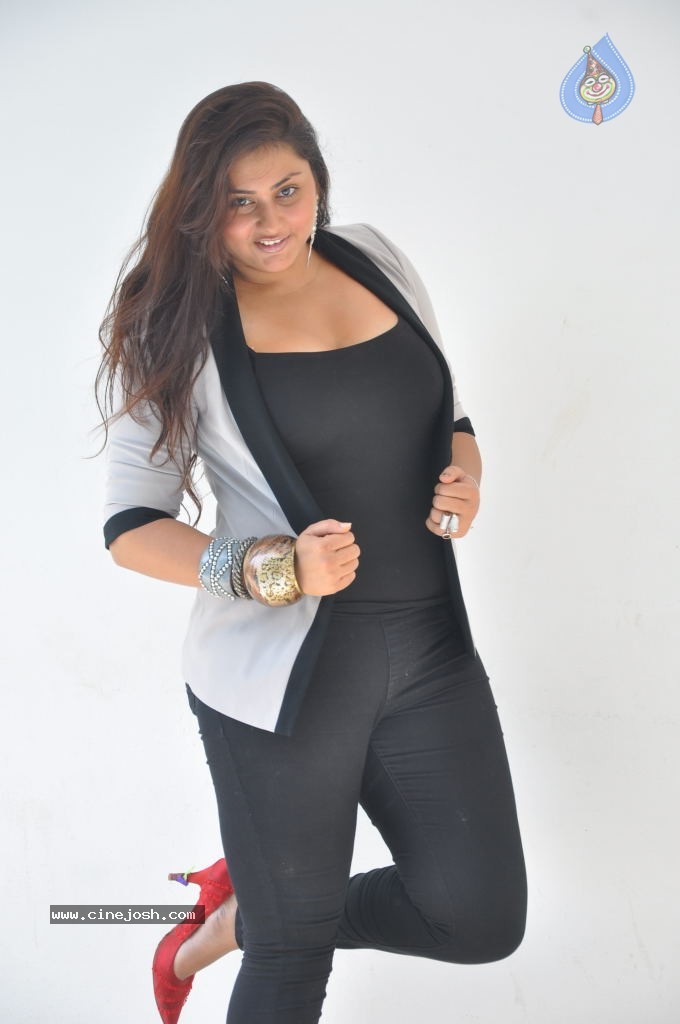 Namitha Hot Stills - 56 / 60 photos