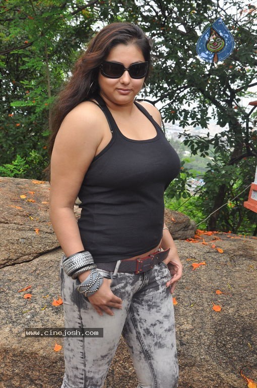 Namitha Hot Stills - 22 / 68 photos