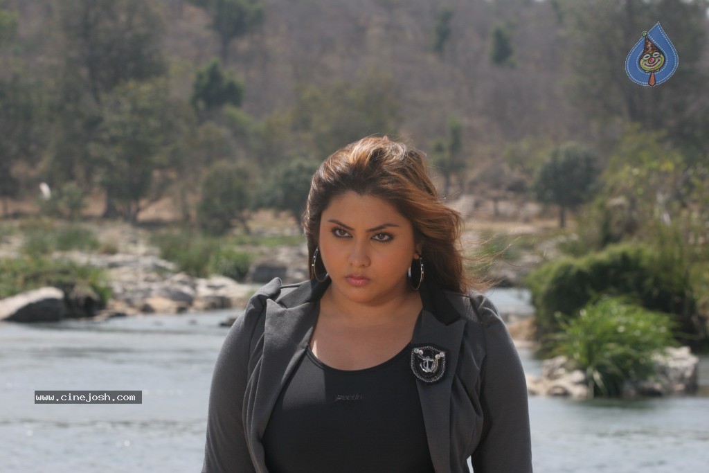 Namitha New Stills - 26 / 91 photos