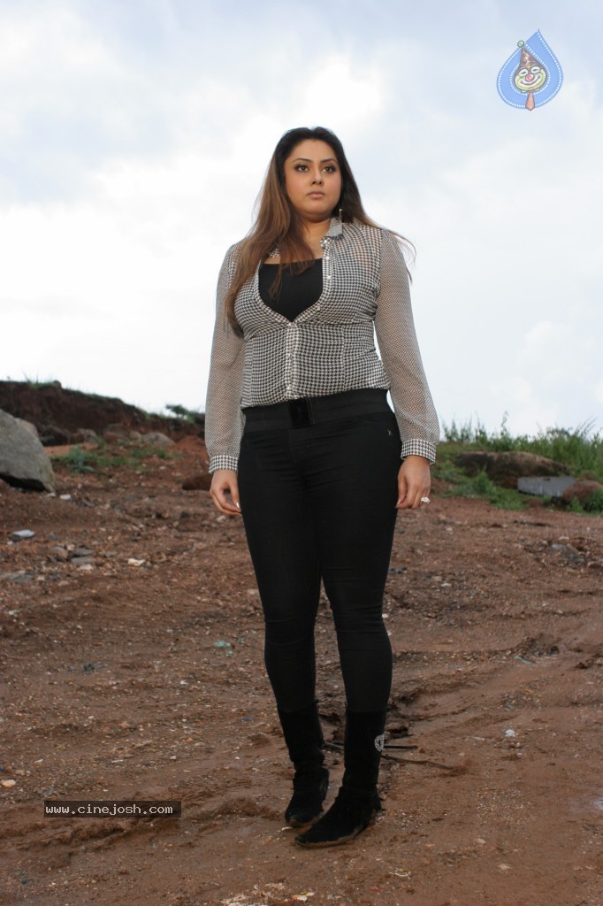 Namitha New Stills - 48 / 91 photos