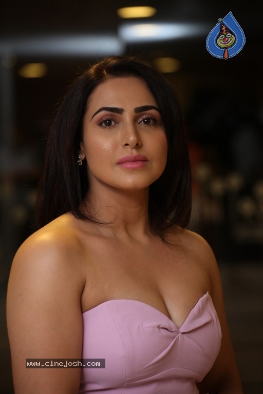 Nandini Rai New Images - 3 / 21 photos