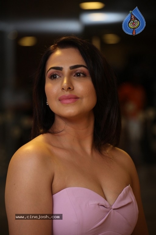 Nandini Rai New Images - 7 / 21 photos