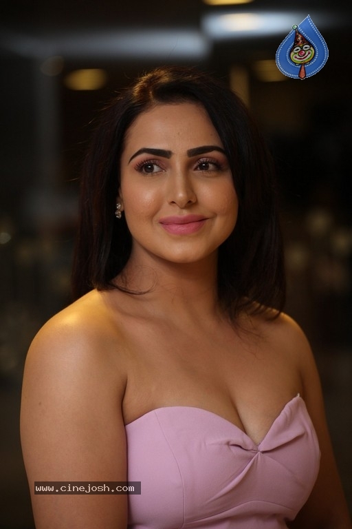 Nandini Rai New Images - 8 / 21 photos