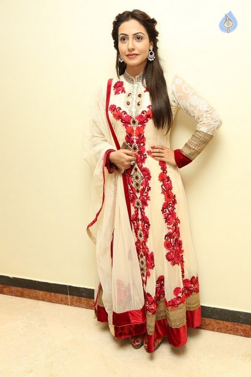 Nandini Rai New Photos - 20 / 40 photos