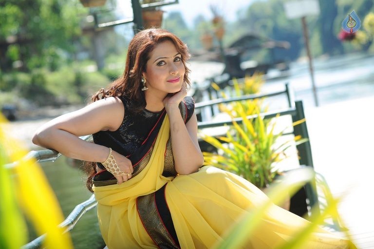 Nandini Rai Photos - 1 / 12 photos