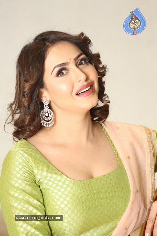 Nandini Rai Photos - 23 / 39 photos