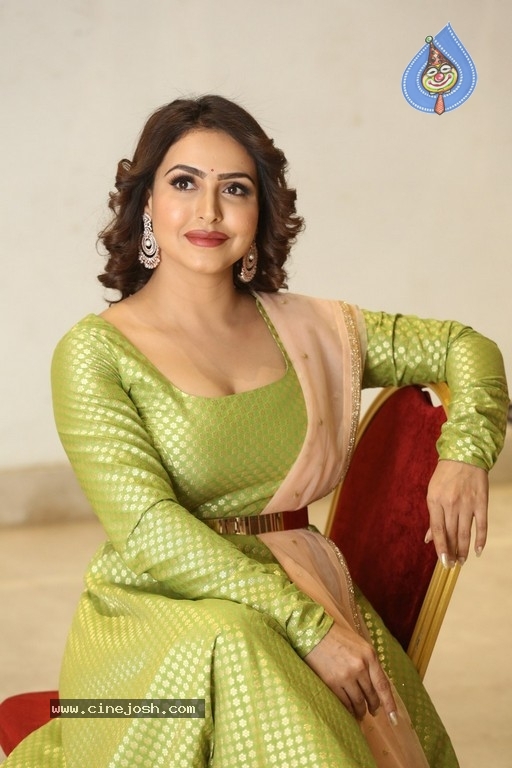 Nandini Rai Photos - 32 / 39 photos