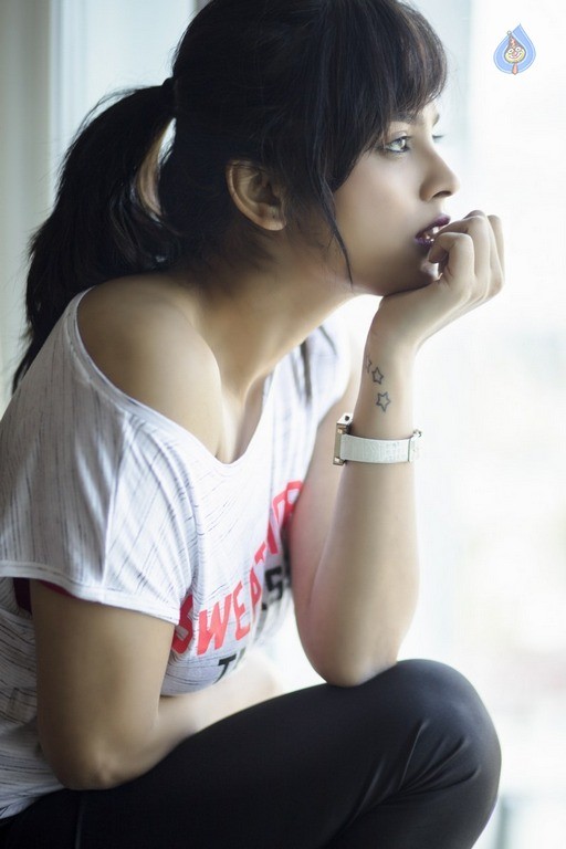 Nandita Swetha New Photos - 4 / 9 photos