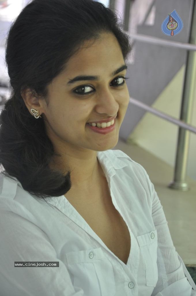 Nanditha New Stills - 22 / 56 photos