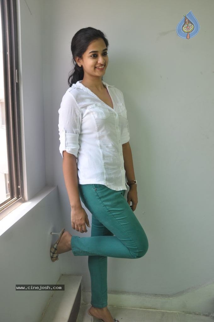 Nanditha New Stills - 25 / 56 photos