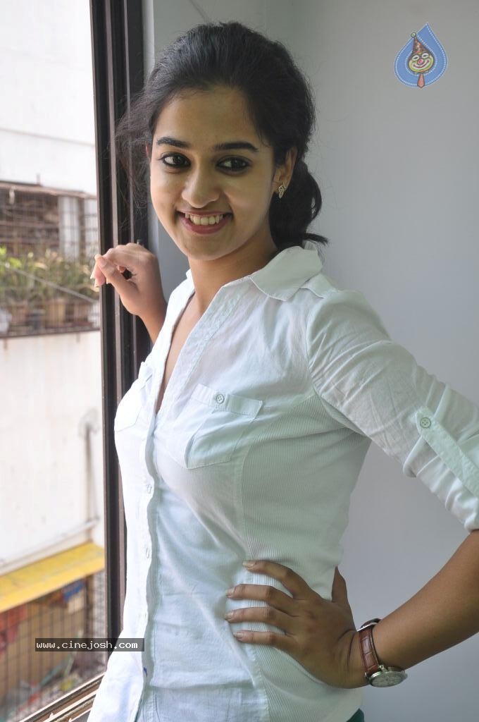 Nanditha New Stills - 26 / 56 photos