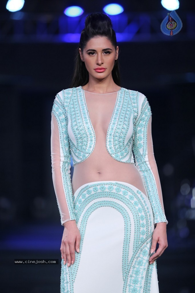 Nargis Fakhri New Photos - 26 / 47 photos