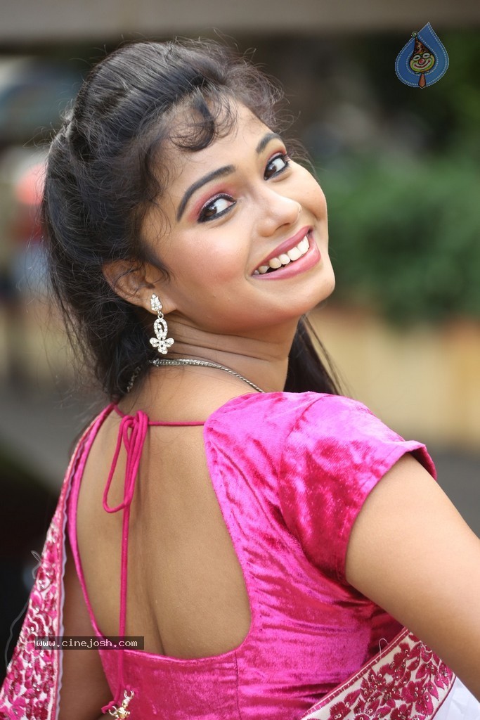 Naveena Jackson New Stills - 73 / 73 photos