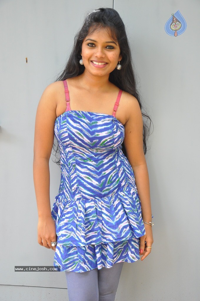 Naveena Jackson New Stills - 53 / 105 photos