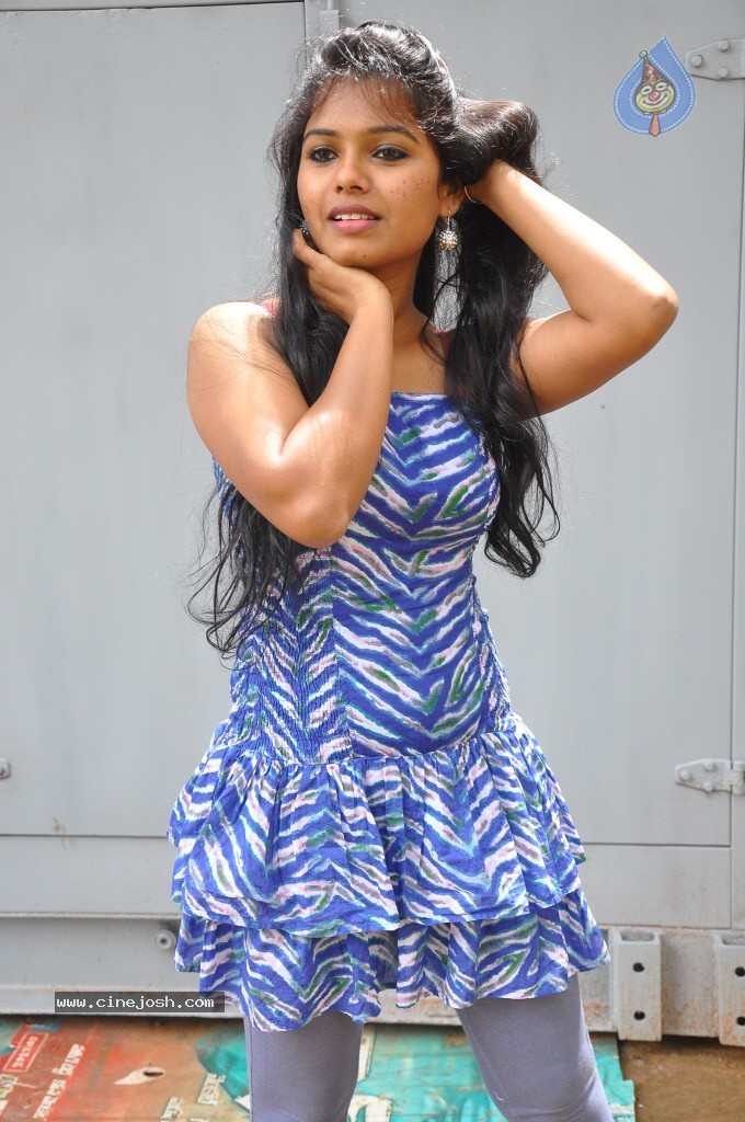 Naveena Jackson New Stills - 54 / 105 photos