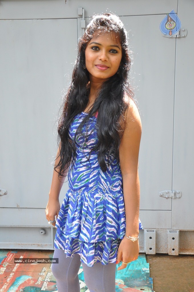 Naveena Jackson New Stills - 56 / 105 photos