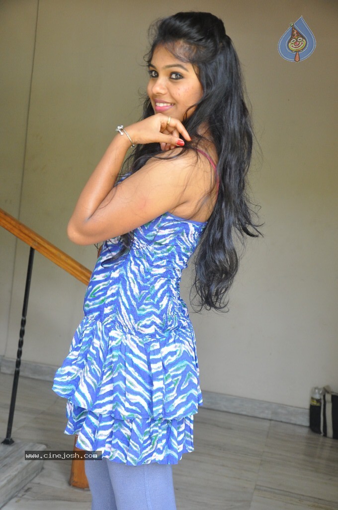Naveena Jackson New Stills - 57 / 105 photos