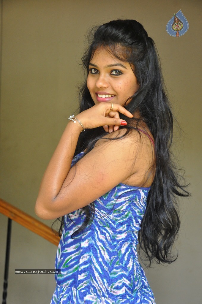 Naveena Jackson New Stills - 60 / 105 photos