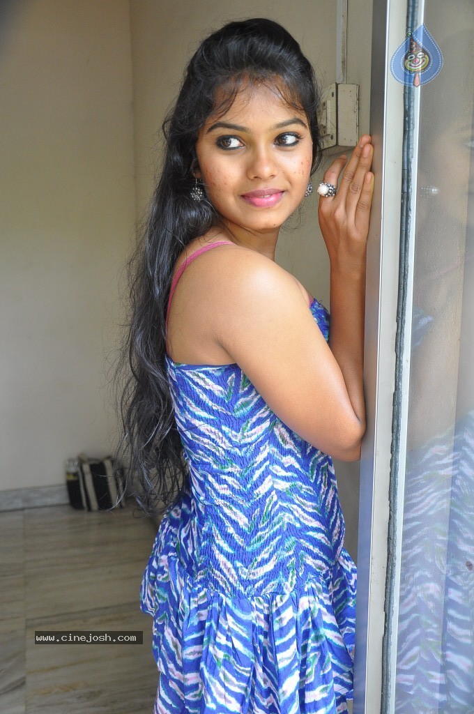 Naveena Jackson New Stills - 61 / 105 photos