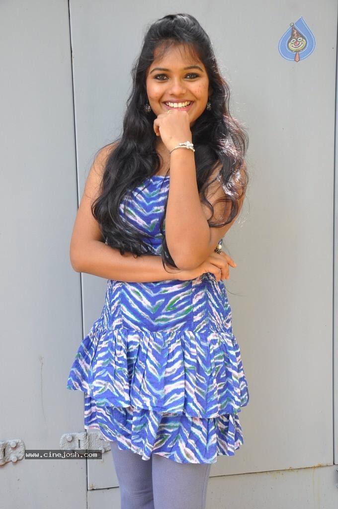 Naveena Jackson New Stills - 63 / 105 photos