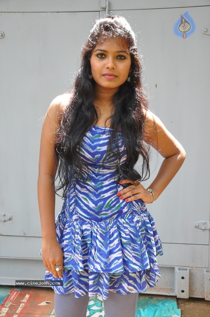 Naveena Jackson New Stills - 72 / 105 photos