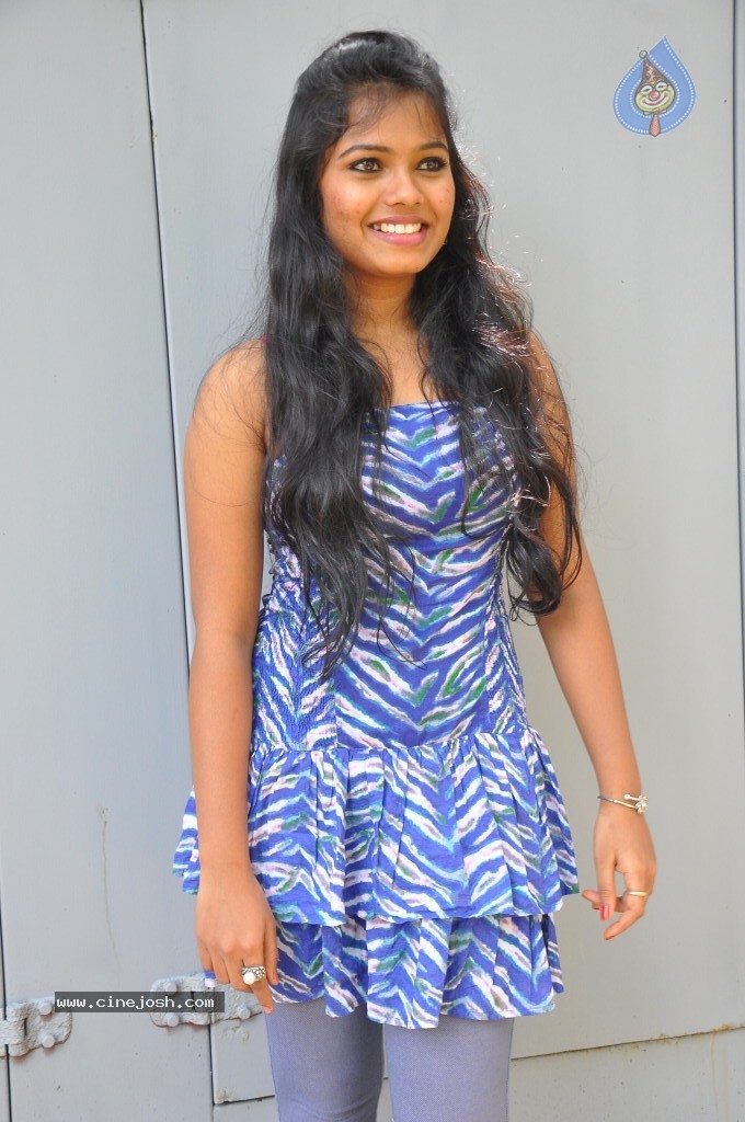 Naveena Jackson New Stills - 83 / 105 photos