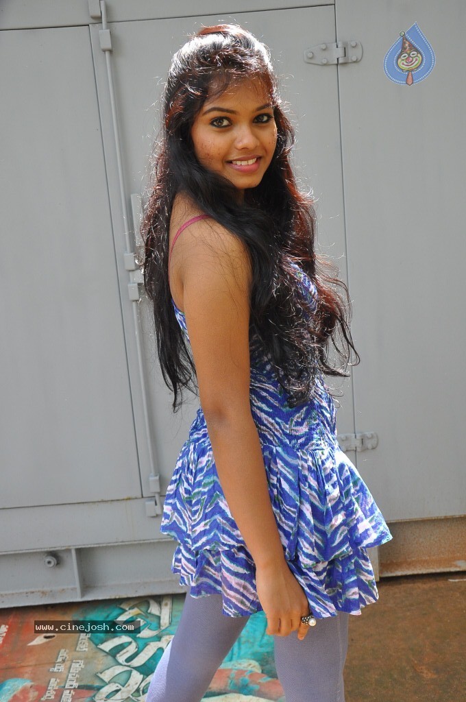 Naveena Jackson New Stills - 94 / 105 photos