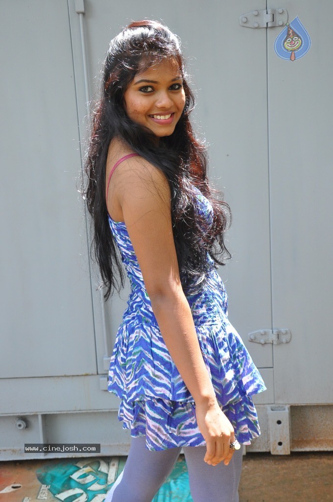 Naveena Jackson New Stills - 95 / 105 photos