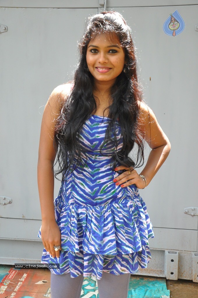 Naveena Jackson New Stills - 101 / 105 photos