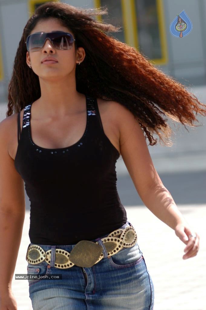 Nayanthara Hot Stills - 65 / 77 photos