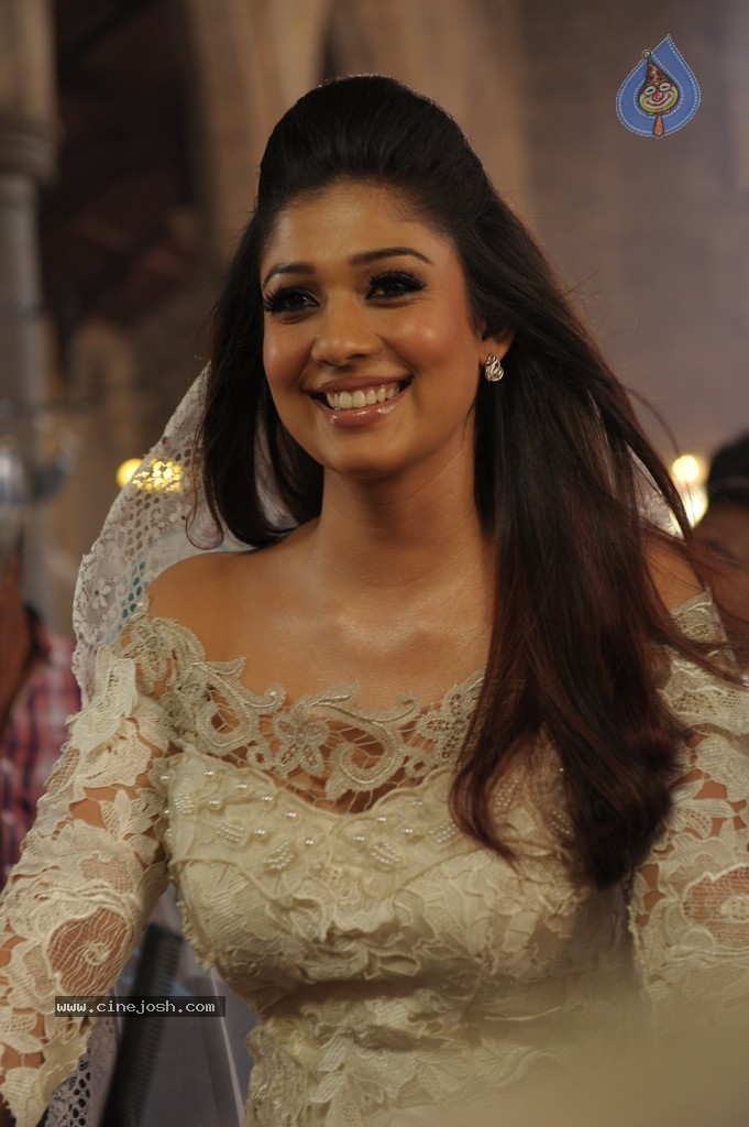 Nayanthara New Stills - 12 / 18 photos