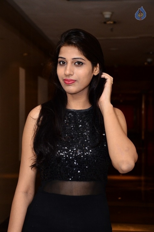 Nazia Khan Latest Photos - 8 / 10 photos