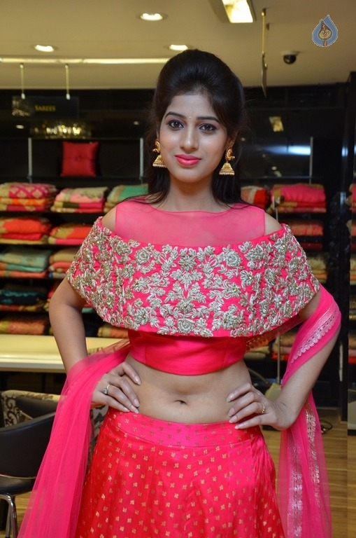 Naziya Khan Latest Pics - 6 / 20 photos