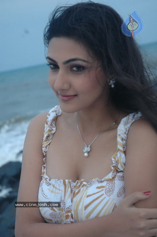 Neelam Stills - 9 / 35 photos