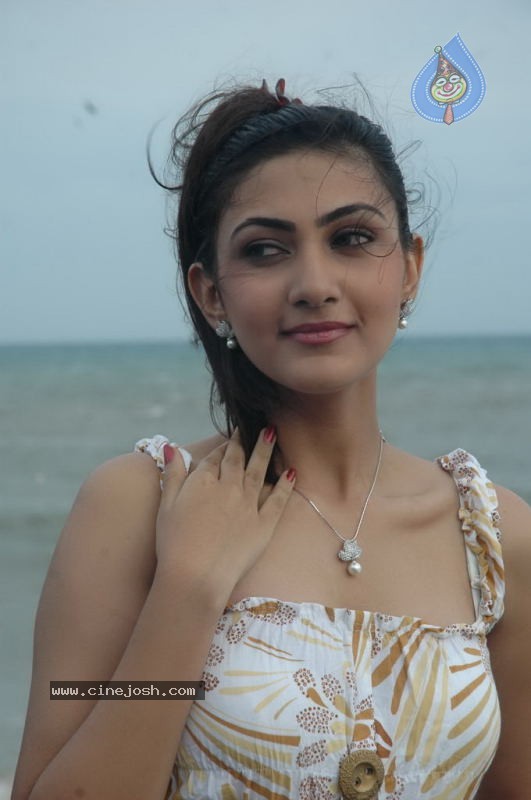 Neelam Stills - 14 / 35 photos