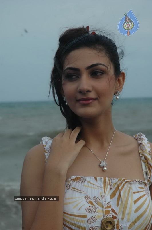 Neelam Stills - 34 / 35 photos