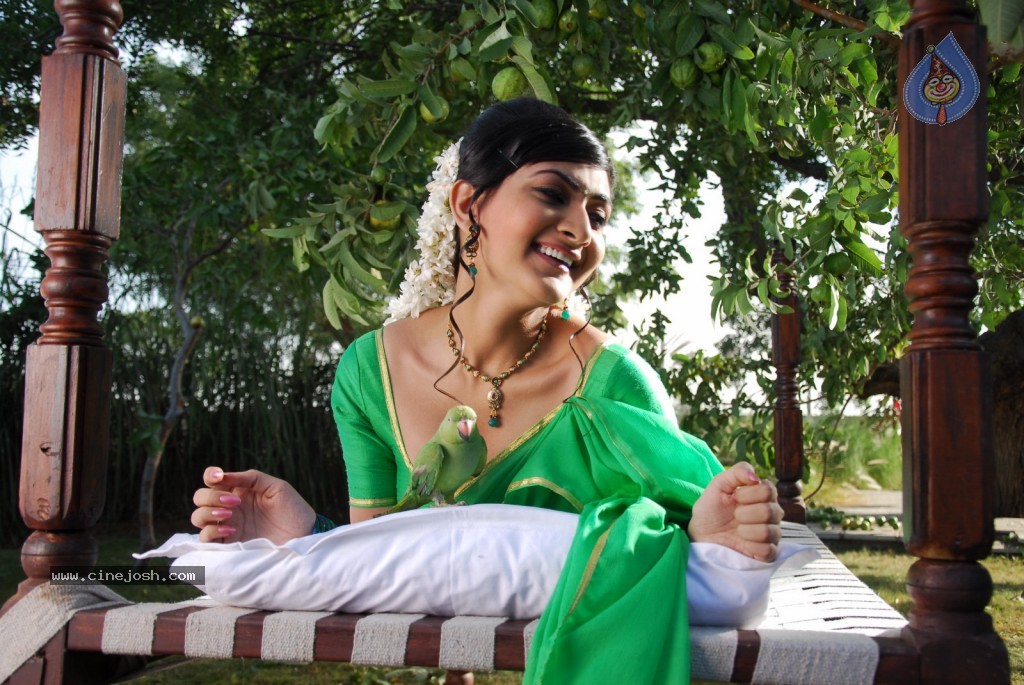 Neelam Upadhyay Hot Photos - 7 / 71 photos