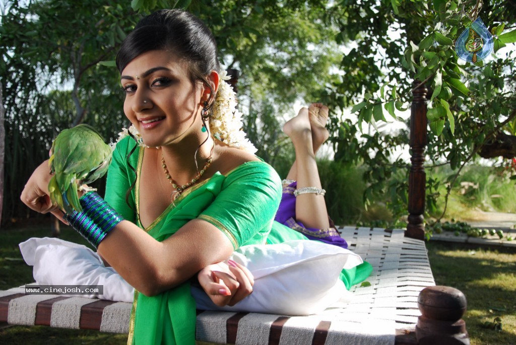 Neelam Upadhyay Hot Photos - 30 / 71 photos