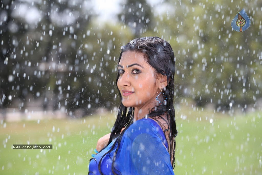 Neelam Upadhyay Hot Pics - 6 / 60 photos