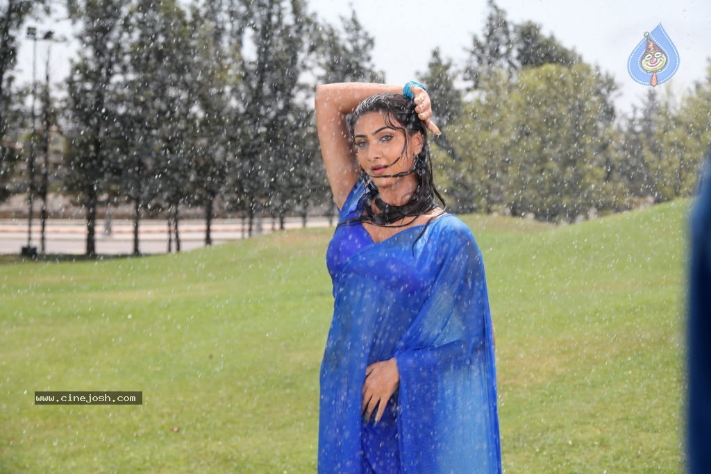 Neelam Upadhyay Hot Pics - 26 / 60 photos