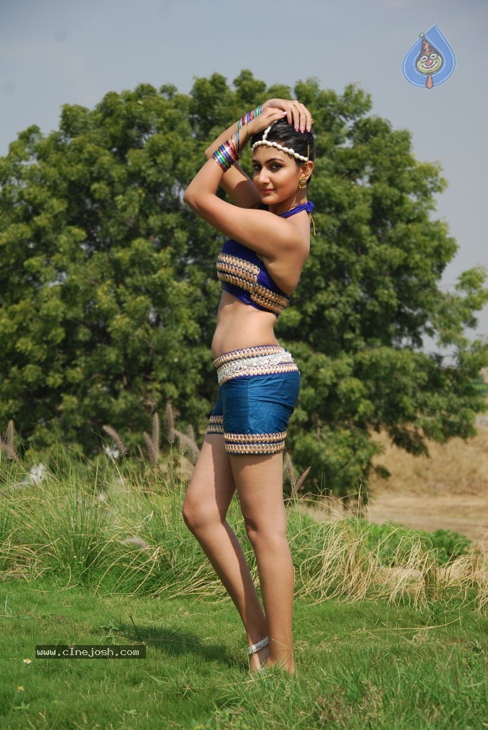 Neelam Upadhyay New Hot Stills - 28 / 105 photos