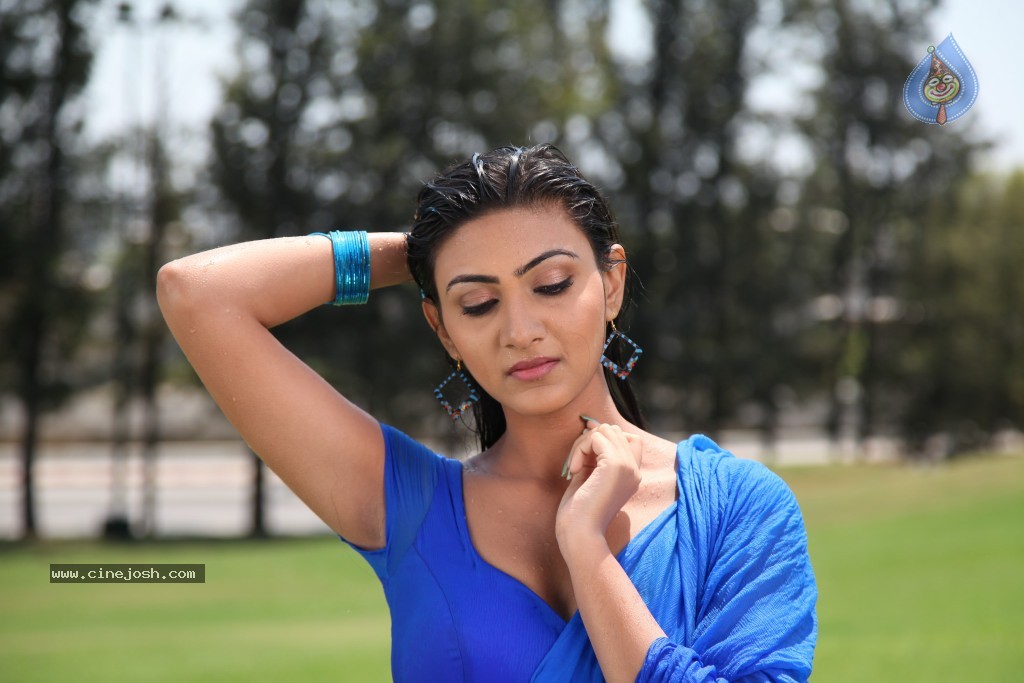 Neelam Upadhyay New Images - 7 / 39 photos
