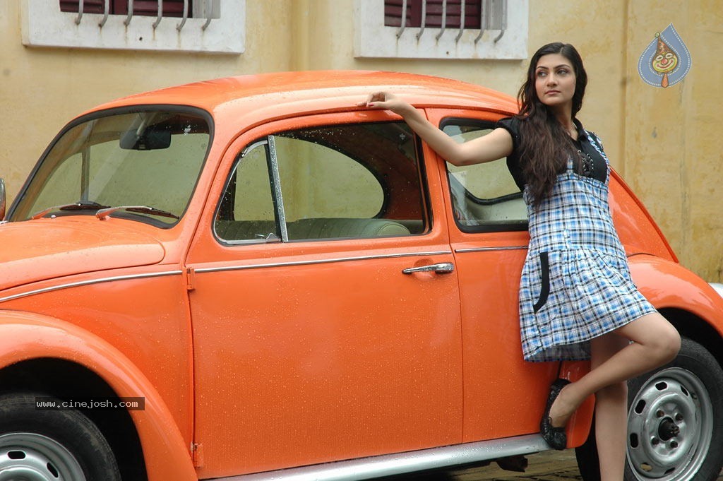 Neelam Upadhyay New Photos - 20 / 67 photos